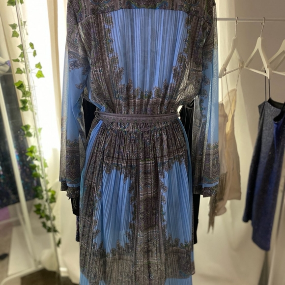 Dress - Picture 2 of 2